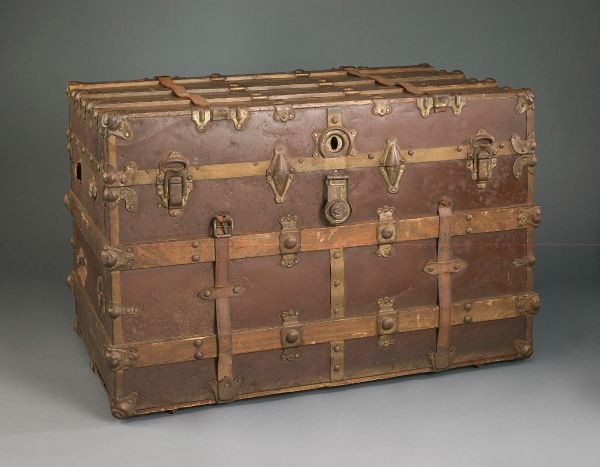 A trunk belonging to a Japanese immigrant who came to Hawaii to work on a sugar cane plantation in 1902